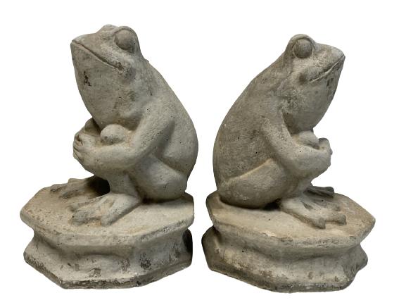 PAIR OF STONE GARDEN FROGS 9" (1 of 5)