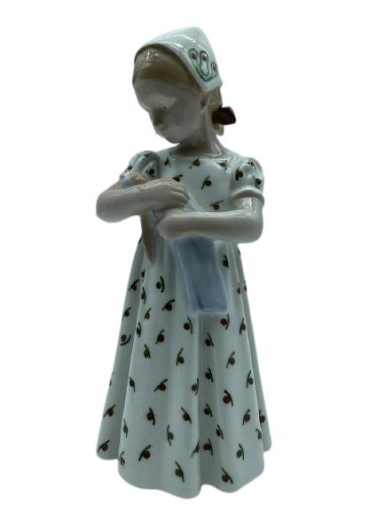 VINTAGE B & G COPENHAGEN GIRL FIGURINE 1721 7" (1 of 3)