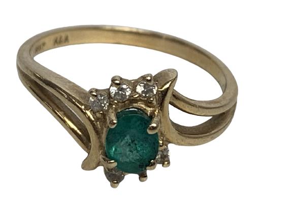DELICATE 14K GOLD, EMERALD & DIAMOND RING SZ 6 (1 of 5)