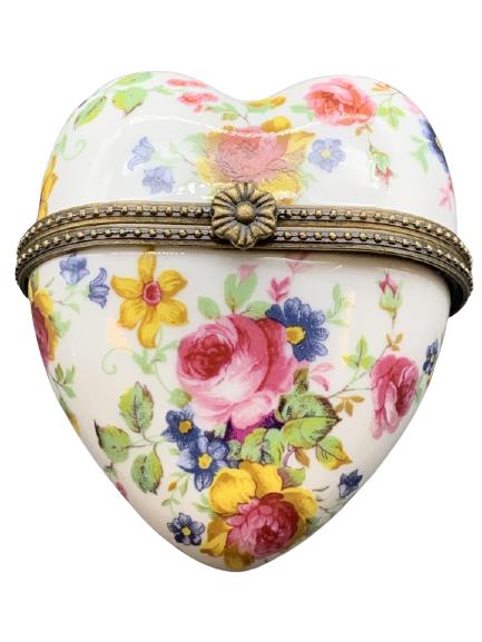 VTG HEART SHAPED PILL BOX: VTG HEART SHAPED PILL BOX - 2.5" x 3"