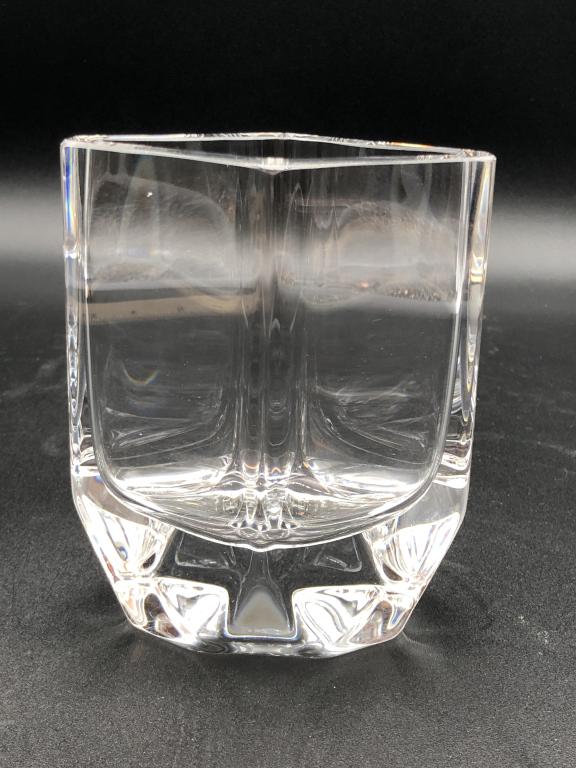 VTG KOSTA BODA CRYSTAL VASE (1 of 3)