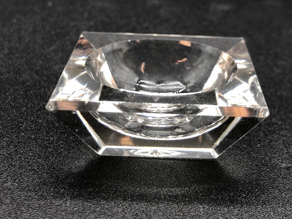 VINTAGE KOSTA BODA ASHTRAY: VINTAGE KOSTA BODA ASHTRAY