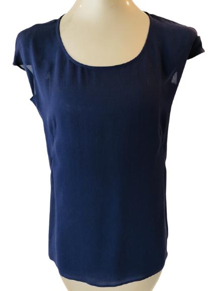 VTG ESCADA DARK BLUE CAP SLEEVE TOP SIZE 34: VTG ESCADA DARK BLUE CAP SLEEVE TOP SIZE 34 - SLIGHTLY SHEER WITH ROUND NECK- VERY GOOD CONDITION - WOMEN'S DESIGNER CLOTHING; COUTURE; HIGH END WOMEN'S TOPS; FASHION STYLES & TRENDS- BC072921