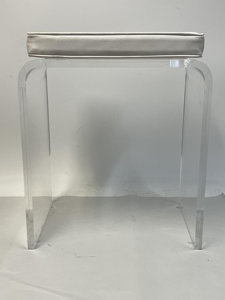 VINTAGE MID CENTURY STYLE LUCITE STOOL 21" (1 of 5)