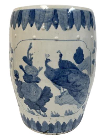 VINTAGE BLUE & WHITE CERAMIC GARDEN STOOL 16" (1 of 1)