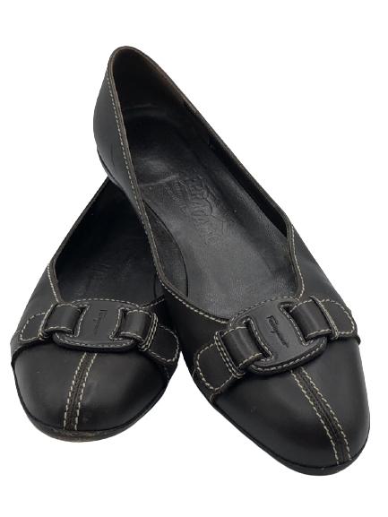 SALVADORE FERRAGAMO LEATHER FLATS SZ 6 1/2: SALVADORE FERRAGAMO LEATHER FLATS SZ 6 1/2