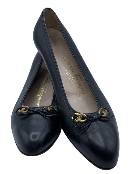 LADIES FERRAGAMO BLACK LEATHER FLATS: LADIES FERRAGAMO BLACK LEATHER FLATS -SZ 8 1/2