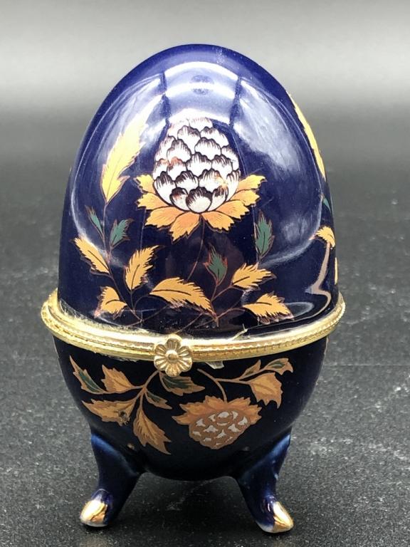 VTG LIMOGES INSPIRED EGG SHAPED PILL BOX (1 of 4)