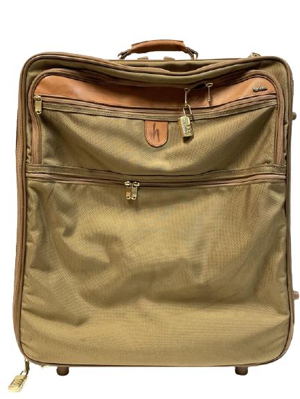 HARTMAN ROLLING SUITCASE LUGGAGE 24": HARTMAN ROLLING SUITCASE LUGGAGE-24" X 20" X 11" APPROXGOOD CONDITION WEAR CONSISTENT WITH AGE AND USE-DP102621