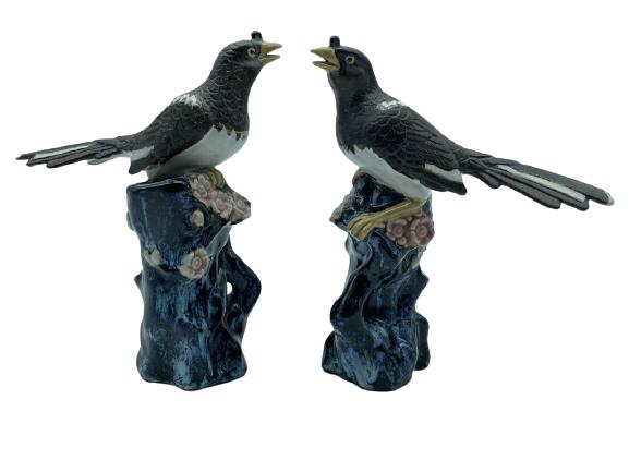 PAIR OF VINTAGE CERAMIC MAJOLICA BIRD FIGURINES 8" (1 of 7)