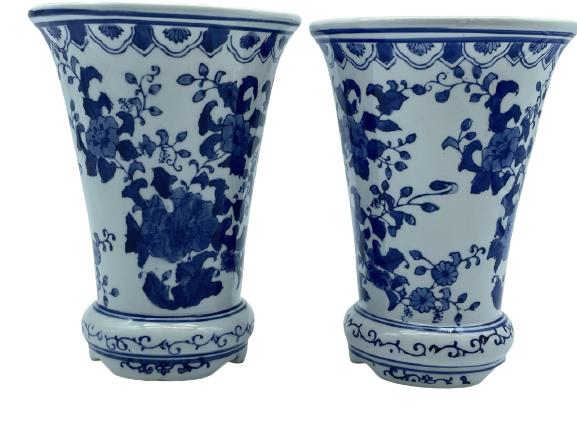 PAIR BLUE & WHITE CERAMIC JARDINIERE PLANTERS 7.5" (1 of 5)