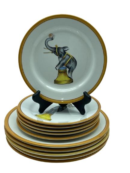 12 PC VINTAGE ESTE CERAMICHE "ELEPHANT" PLATE SET: 12 VINTAGE ESTE CERAMICHE HAND PAINTED ITALIAN CERAMIC "CIRCUS ELEPHANTS" PLATE SET-7" (6)-8" (6) APPROX MEASUREMENTS GOOD CONDITION, LIGHT WEAR CONSISTENT WITH AGE AND USE-DP8321 PORTAGE HOUSE 1 FL, 