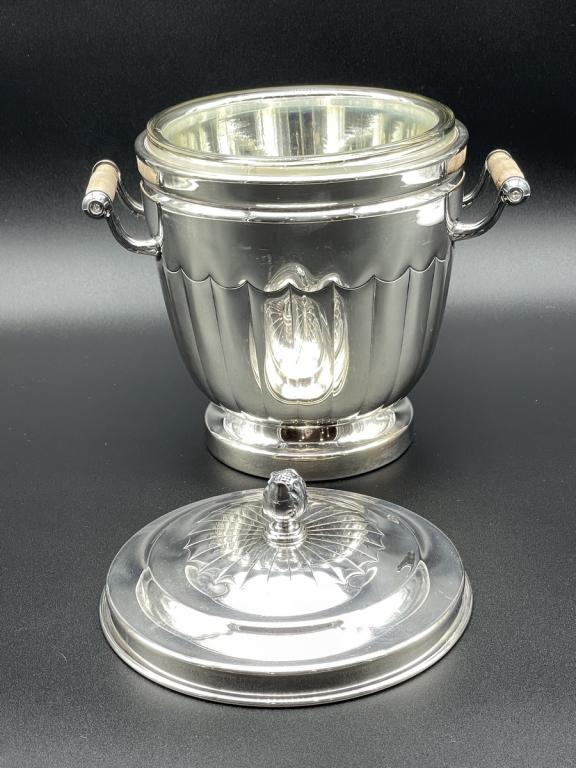 VINTAGE DECO STYLE RPC SILVERPLATE ICE BUCKET: VINTAGE DECO STYLE RPC SILVERPLATE ICE BUCKET | COLLECTIBLE LUXURY BARWARE HOME BAR DECOR-11" X 11" APPROX DIMENSIONS-VERY GOOD CONDITION, LIGHT WEAR CONSISTENT WITH AGE AND USE-DP8321 PORTAGE HOUSE 1
