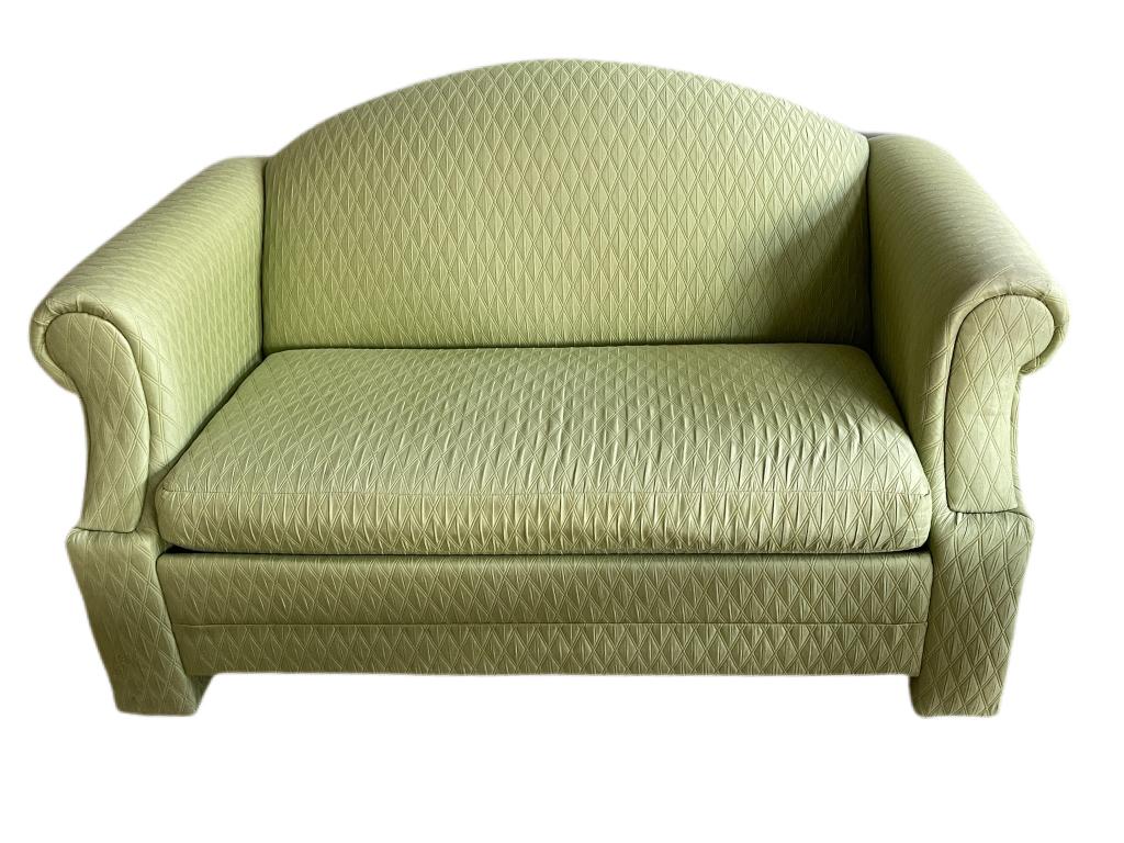 VERSATILE LOVESEAT / PULL OUT BED: VERSATILE LOVESEAT / PULL OUT BED