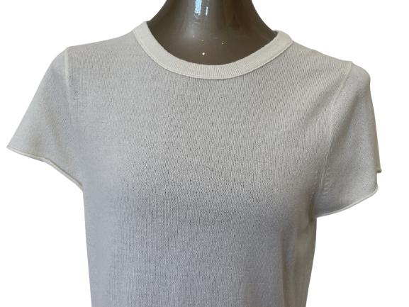 LADIES WINTER WHITE LONG CASHMERE SWEATER: LADIES WINTER WHITE LONG CASHMERE SWEATER -SZ M-LABEL CUT OUT