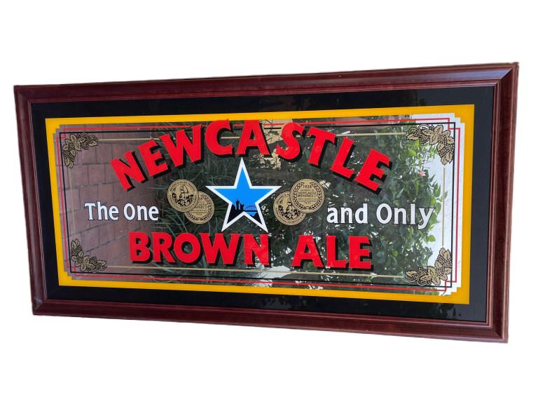 希少 NEWCASTEL BROWN ALE パブミラー 鏡 Vtg Newcastle Brown Ale “The One and Only” Beer Bar Mirror