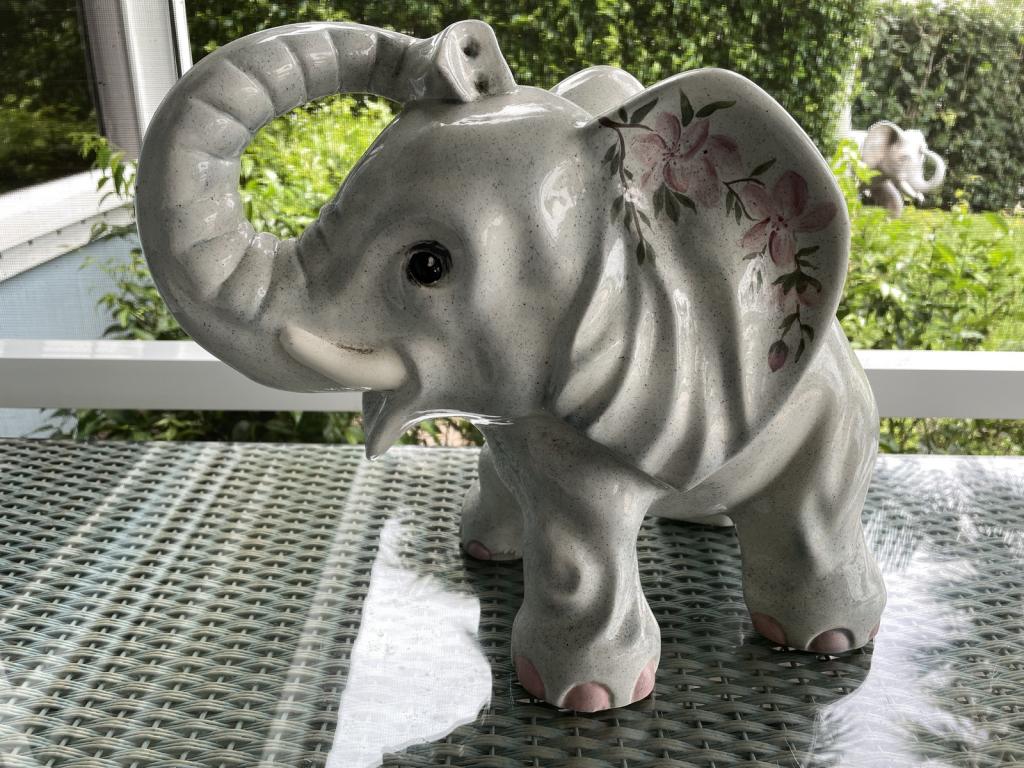 VINTAGE MID CENTURY ELEPHANT GARDEN PLANTER 12": VINTAGE MID CENTURY ELEPHANT GARDEN PLANTER | COLLECTIBLE MID MOD RETRO OUTDOOR LIVING GARDEN PLANTERS -12" X 13" X 6"" APPROX- GOOD CONDITION CONSISTENT WITH AGE AND USE, LIGHT WEAR, CHIP TO FOOT NOT