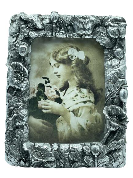 VINTAGE PICTURE FRAME 9" (1 of 2)