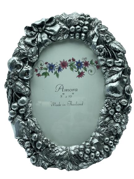 VINTAGE OVAL PICTURE FRAME (1 of 2)