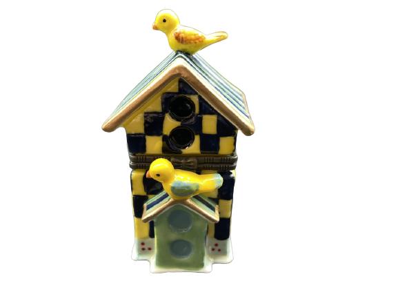VTG BIRDHOUSE NOVELTY PILL BOX: VTG BIRDHOUSE NOVELTY PILL BOX
