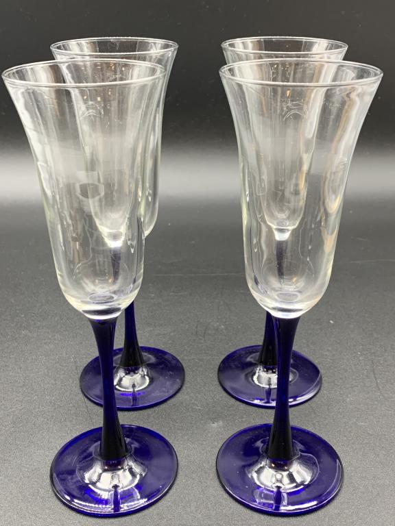 SET OF 4 CHAMPAGNE GLASSES W/COBALT BLUE STEMS (1 of 7)