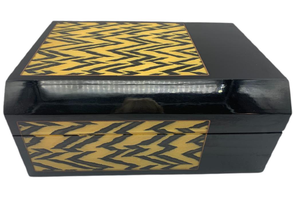 ELEGANT ITALIAN ENAMEL CEDER LINED BOX: .