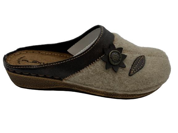 NEW IN BOX! FLEXUS ARIES BEIGE CLOGS SZ 6 1/2: NEW IN BOX! FLEXUS ARIES BEIGE CLOGS SZ 6 1/2 -