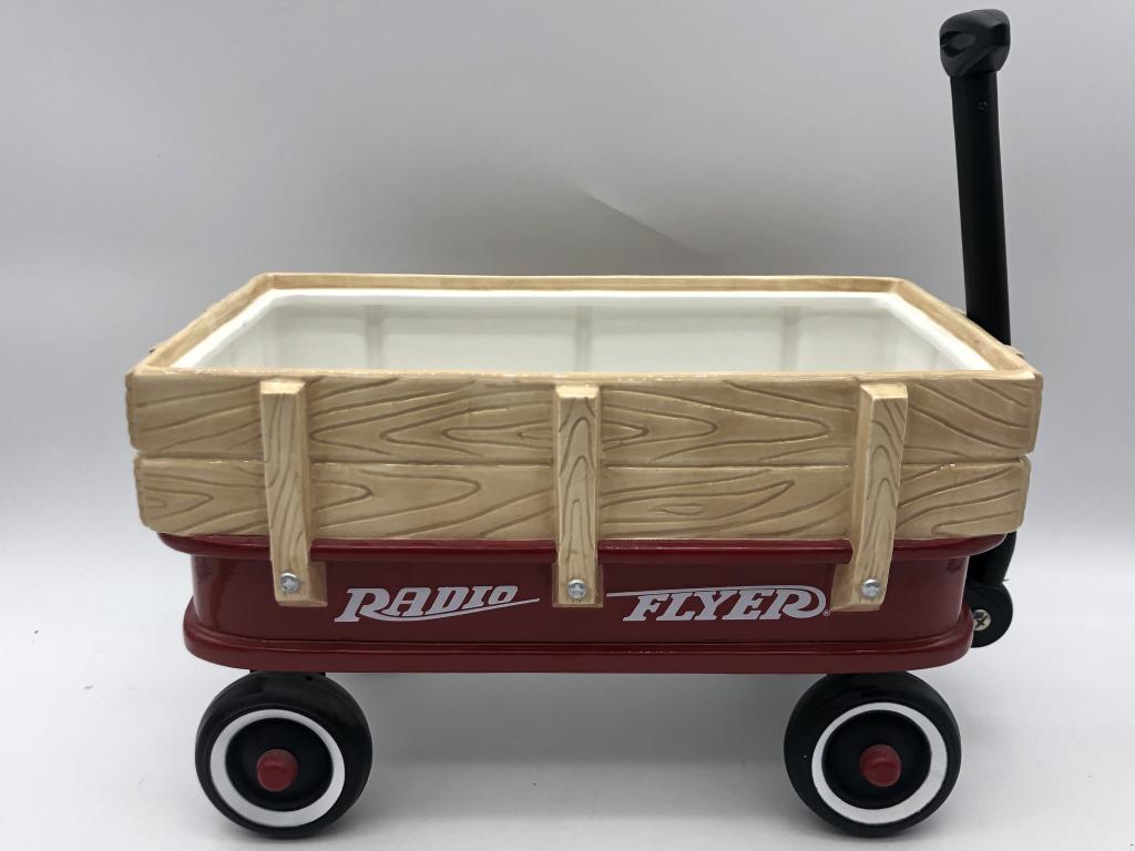 RADIO FLYER WAGON DOLL SIZE (1 of 6)