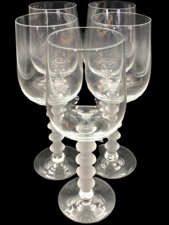 SET OF 5 LALIQIE STYLE CRYSTAL WINE GLASSES: SET OF 5 LALIQIE STYLE CRYSTAL WINE GLASSES-VERY GOOD CONDITION -JD121021