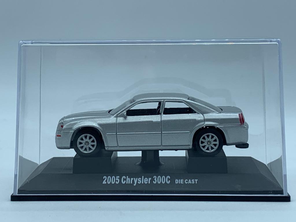 CHRYSLER 300C TOY CAR MODEL (1 of 4)
