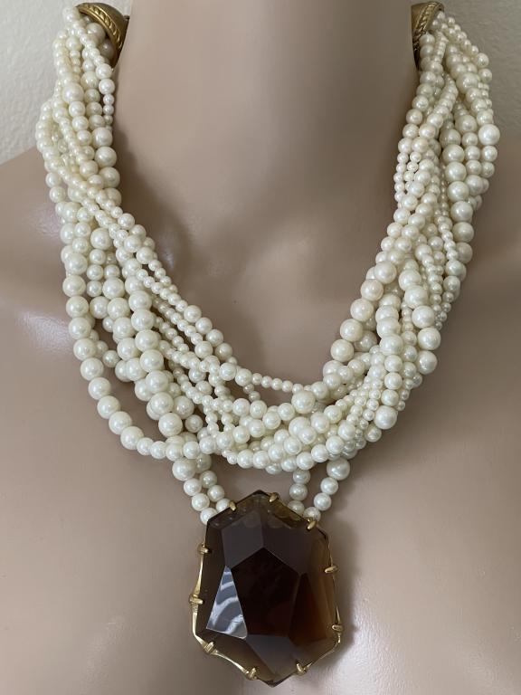 Chicos shop pearl necklace