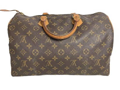 VTG LOUIS VUITTON MONOGRAM CANVAS SPEEDY BAG: VTG LOUIS VUITTON BROWN MONOGRAM COATED CANVAS SPEEDY BAG- 35CM 22CM X 18CM- VACHETTA STRAPS-certificate of authenticity- GOLDEN BRASS HARDWARE- VERY GOOD CONDITION- AAQ3425- WOMEN'S DESIGNER