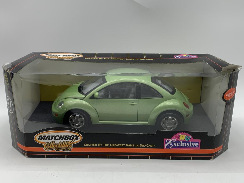 VOLKSWAGEN BEETLE SCALE MODEL COLLECTIBLE (1 of 2)