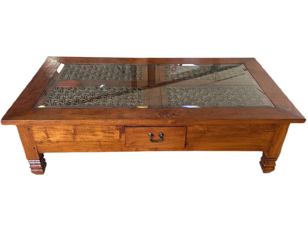 VINTAGE JAVANESE WOOD CARVED COFFEE TABLE 55" (1 of 5)