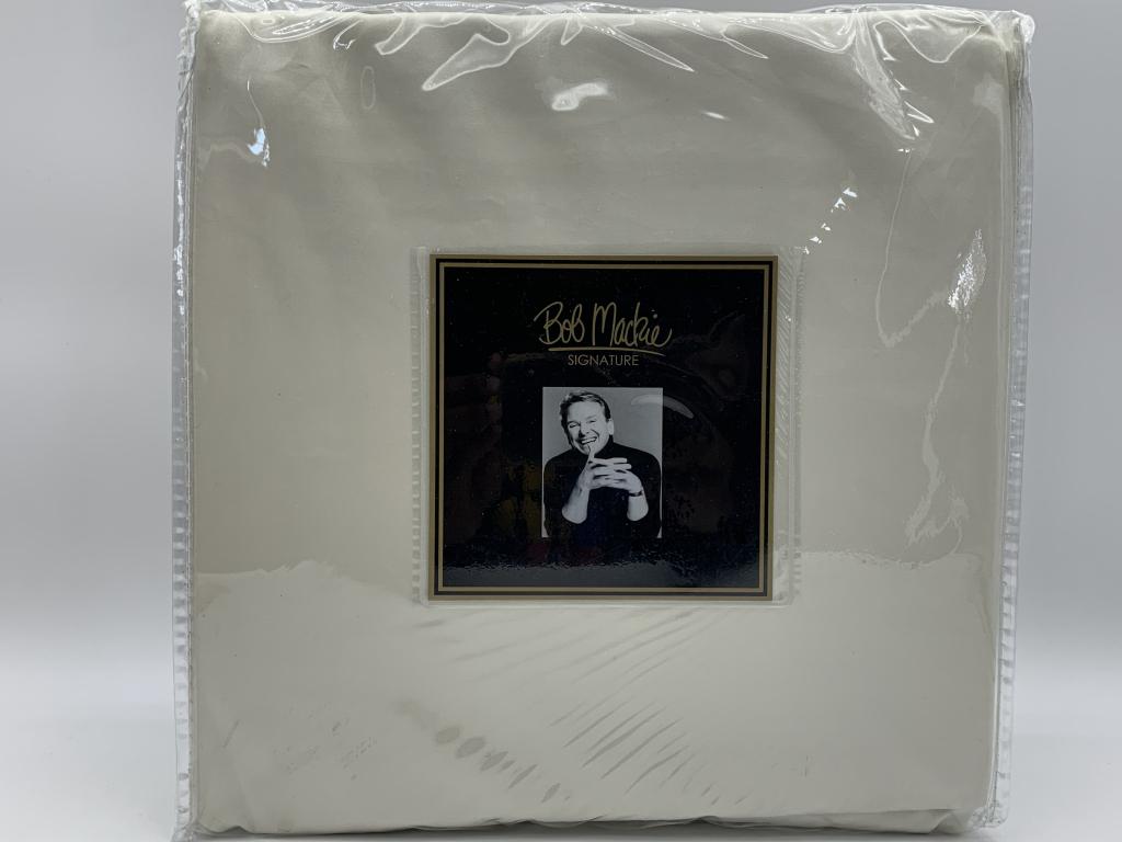 BOB MACKIE QUEEN SIZE SHEET SET (1 of 2)
