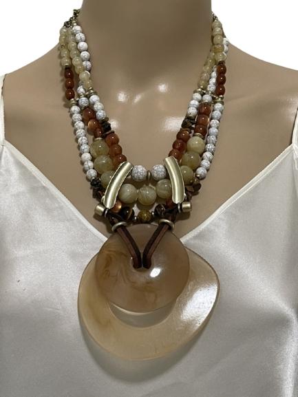 VTG CHICO'S BEADED CHOKER W/OVAL PENDANT 14" (1 of 2)