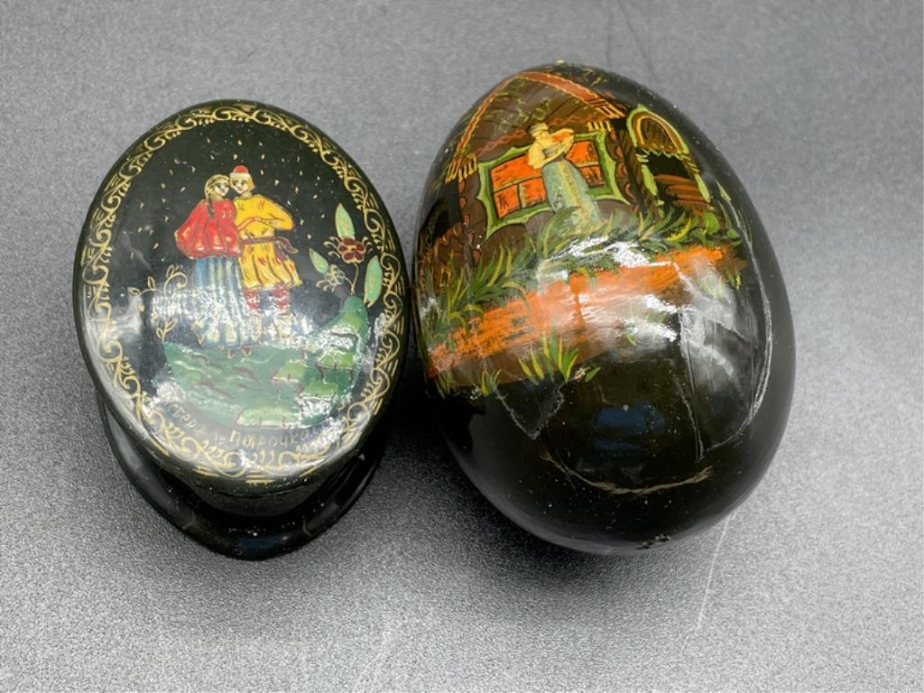 RUSSIAN HANDPAINTED BLACK LAQUER  EGG & BOX (1 of 2)