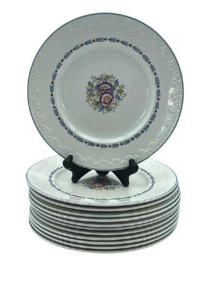 SET OF 12 WEDGWOOD CORINTHIAN DINNER PLATES 9-1/4": SET OF 12 WEDGWOOD CORINTHIAN DINNER PLATES 9-1/4"- EVENLODE WEDGWOOD CHINA- MADE IN ENGLAND- 12 DINNER PLATES 9-1/4" DIAMETER- JT010221