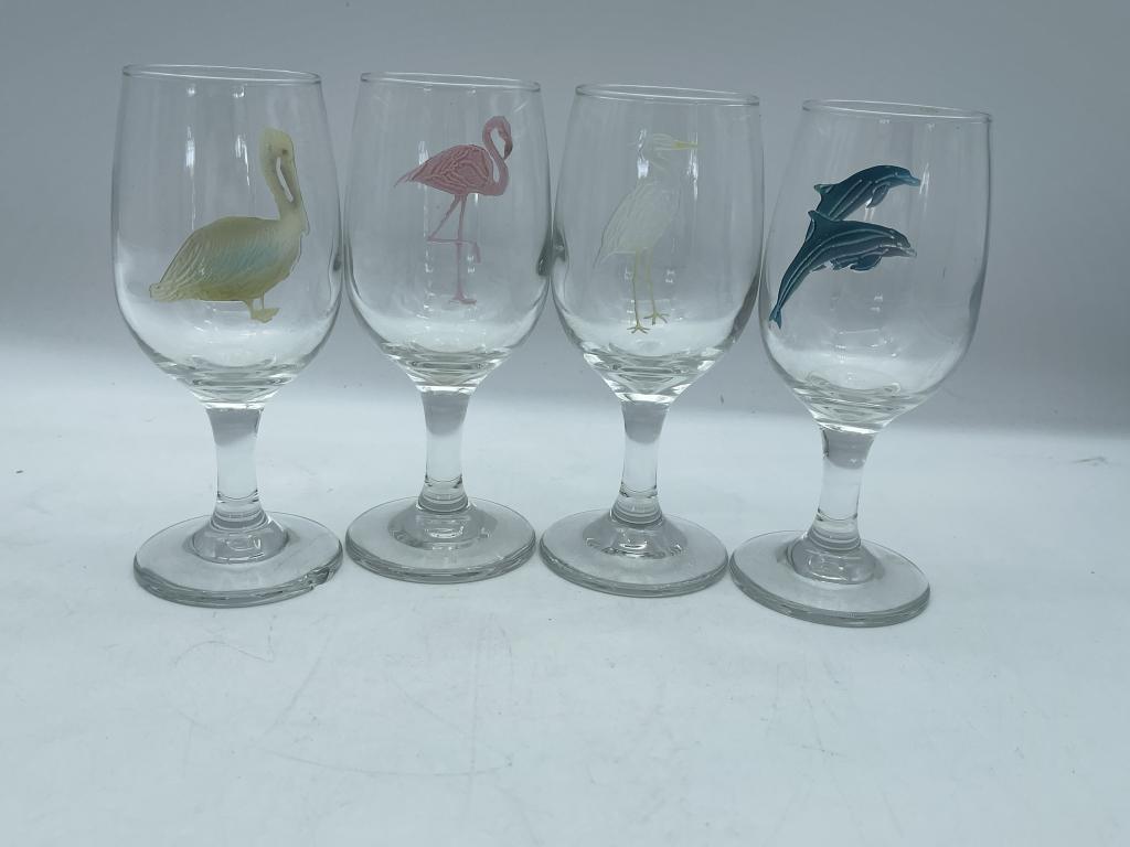 SET OF 4 TROPICAL WINE GLASSES: SET OF 4 TROPICAL WINE GLASSES