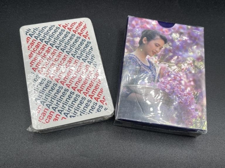 AMERICAN AIRLINES & SINGAPORE AIRLINES CARDS: AMERICAN AIRLINES & SINGAPORE AIRLINES CARDS