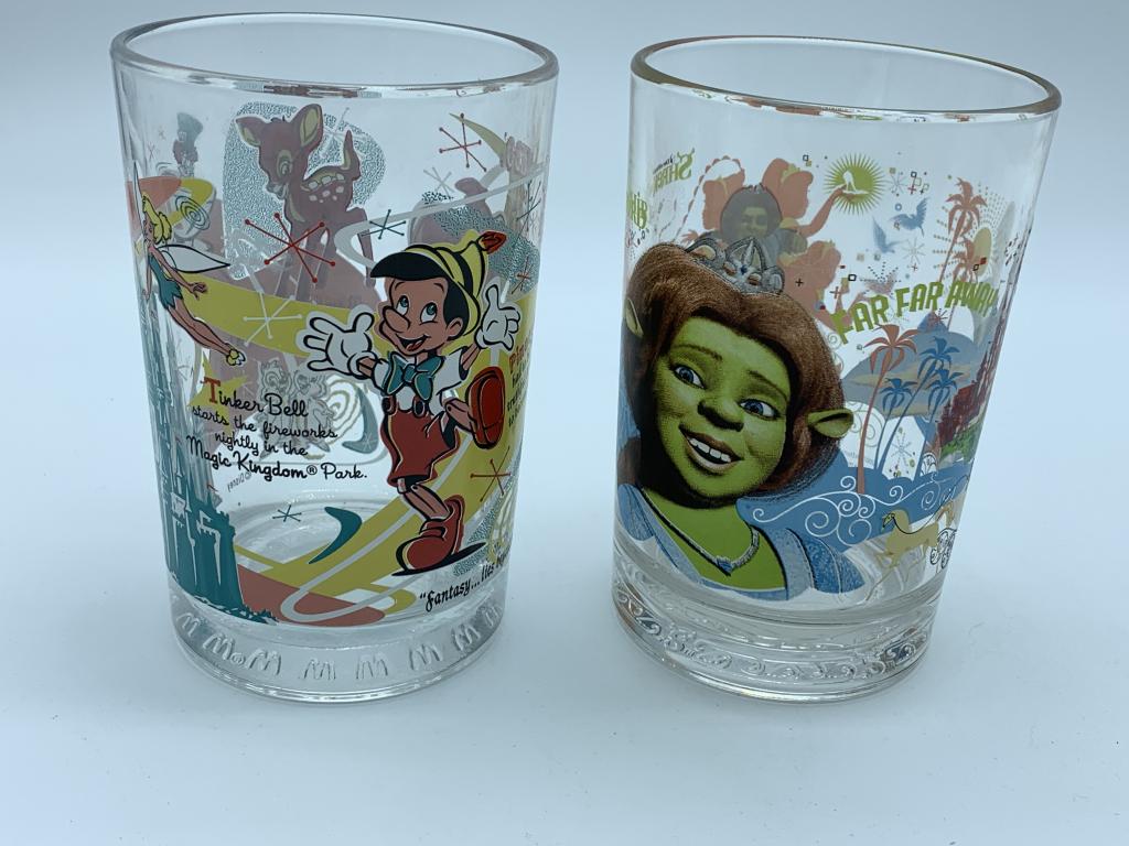 VINTAGE PAIR OF DISNEY GLASSES: VINTAGE PAIR OF DISNEY GLASSES