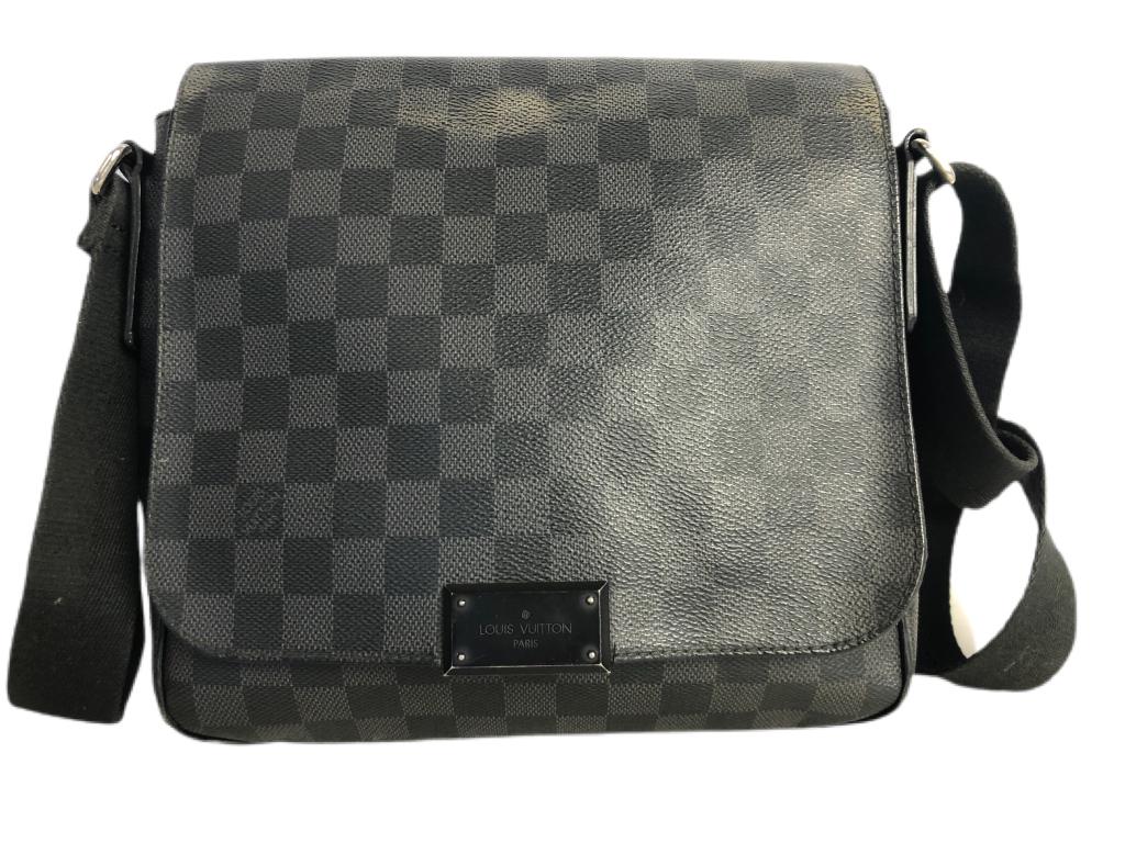 LOUIS VUITTON DAMIER GRAPHITE DISTRICT BAG (1 of 6)