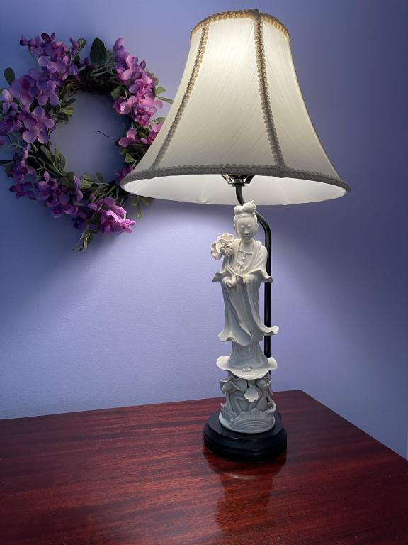 VTG ASIAN FIGURAL LAMP (1 of 1)