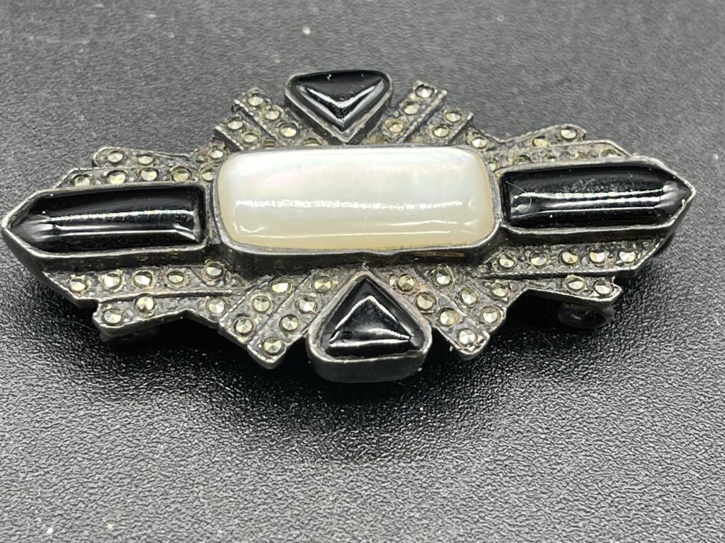 VINTAGE MARCASITE MOTHER OF PEARL STERLING PIN: VINTAGE MARCASITE MOTHER OF PEARL STERLING PIN