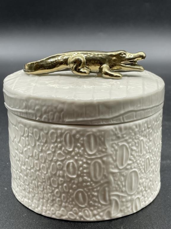 CERAMIC JEWELERY BOX WITH GOLD ALLIGATOR LID 5" (1 of 3)