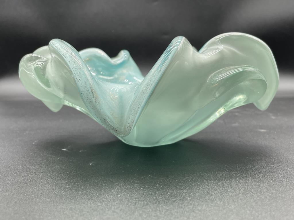 VINTAGE MURANO STYLE FREEFORM GLASS BOWL 8": VINTAGE MURANO STYLE FREEFORM GLASS BOWL | COASTAL SEASHELL STYLE COLLECTIBLE ITALIAN STYLE GLASS-3.5" X 8" DIAMETER APPROX-VERY GOOD CONDITION-DP21522