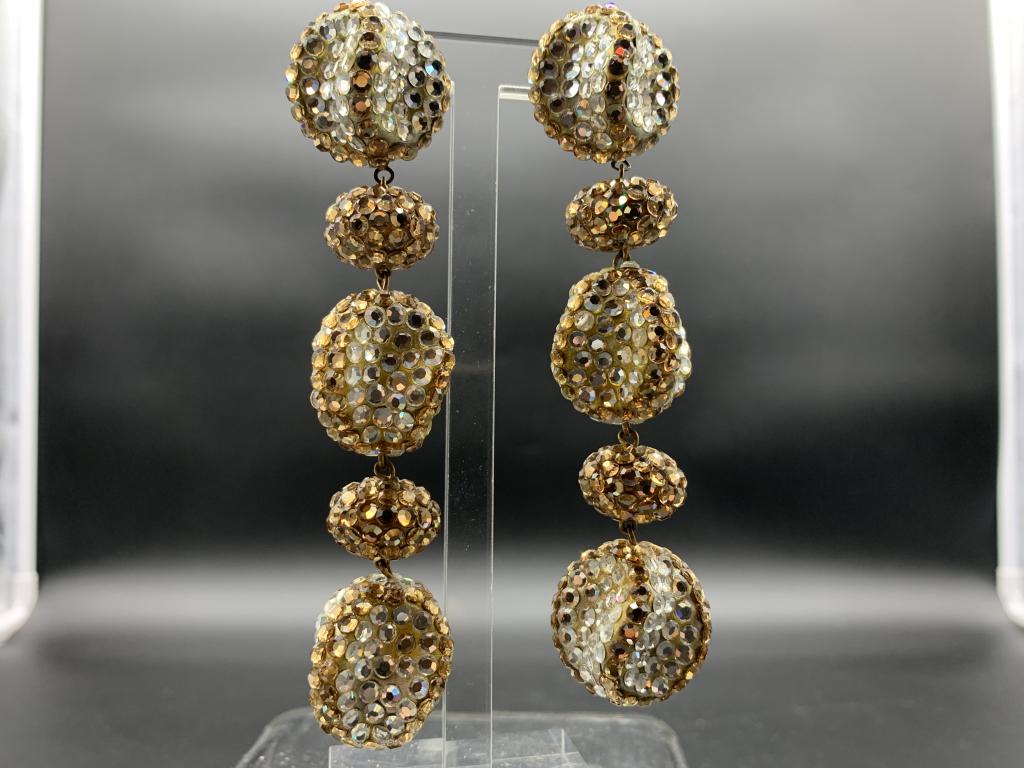 VINTAGE MULTI STONED DROP CLIP ON EARRINGS 4.15": VINTAGE MULTI STONED LONG DROP CLIP ON EARRINGSLENGHT 4.15" VERY GOOD VINTAGE CONDITION