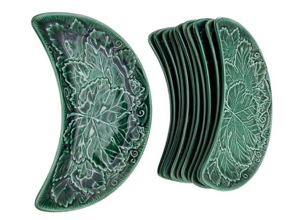 WEDGWOOD GREEN 1/2 PLATES SET OF 12: WEDGWOOD GREEN 1/2 PLATES SET OF 12 PLATESMADE IN UK
