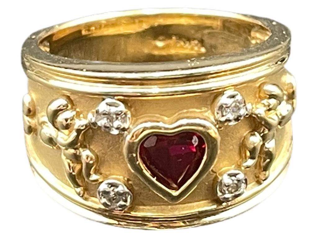 STUNNING 14K GOLD CUPID AND HEART RING SZ 7 (1 of 4)