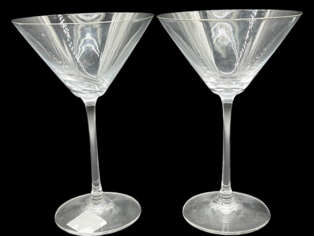 PAIR OF REIDEL MARTINI GLASSES: PAIR OF REIDEL MARTINI GLASSES